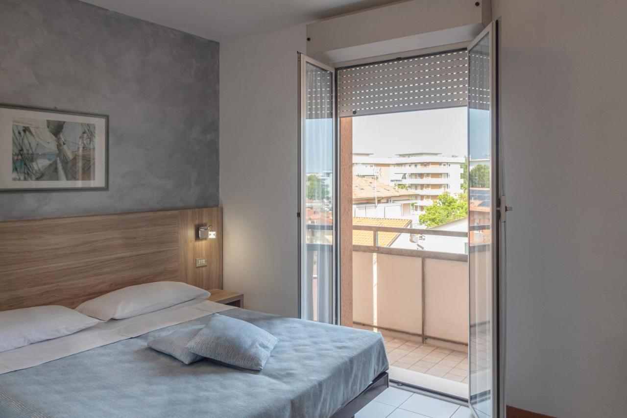 Hotel Boston Cesenatico Extérieur photo