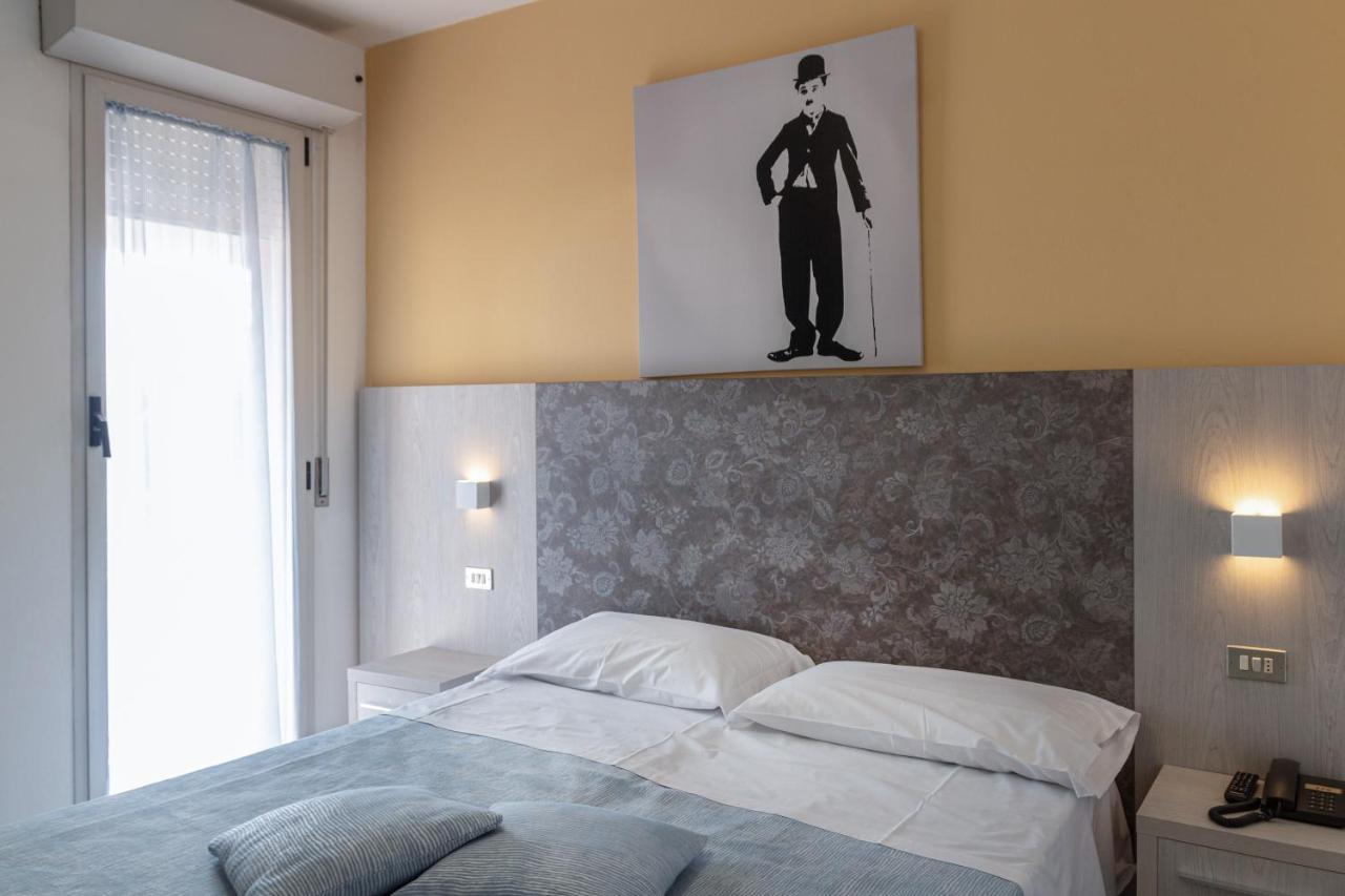 Hotel Boston Cesenatico Extérieur photo