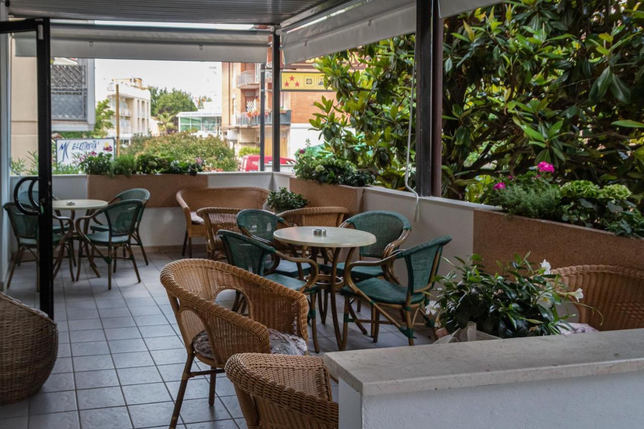 Hotel Boston Cesenatico Extérieur photo
