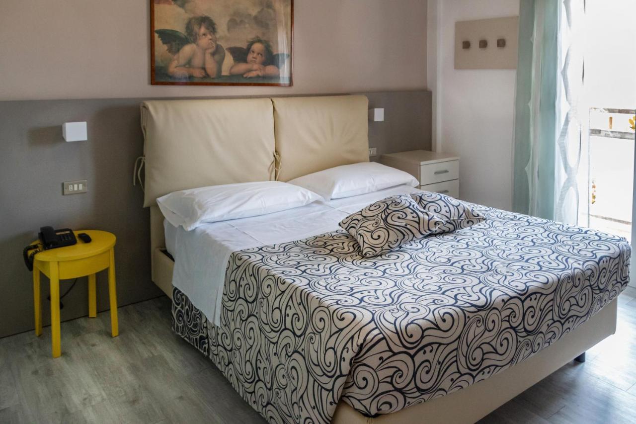 Hotel Boston Cesenatico Extérieur photo